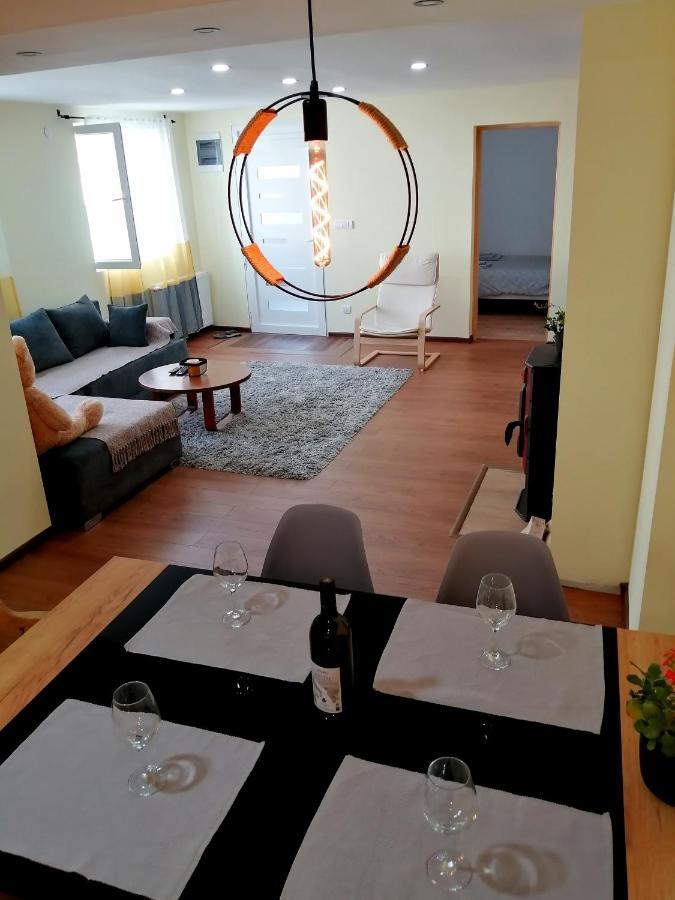 Nikas Apartman ドニー・ミラノヴァツ エクステリア 写真