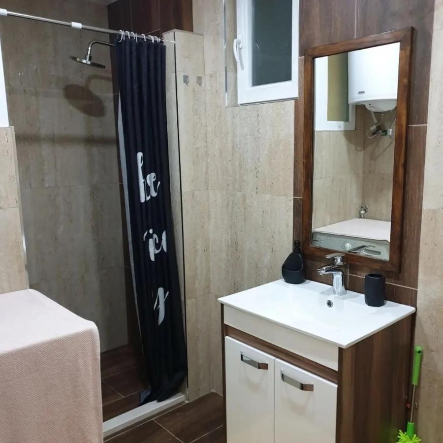 Nikas Apartman ドニー・ミラノヴァツ エクステリア 写真