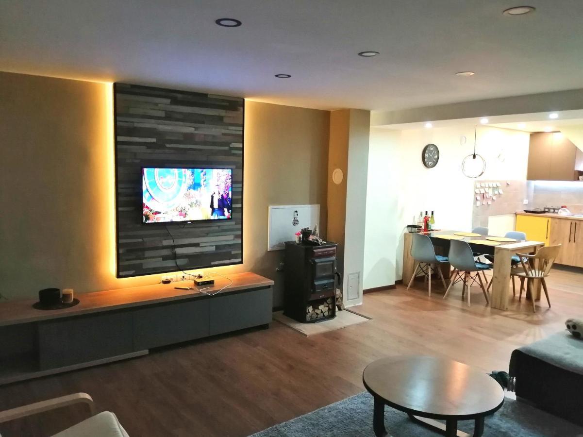 Nikas Apartman ドニー・ミラノヴァツ エクステリア 写真